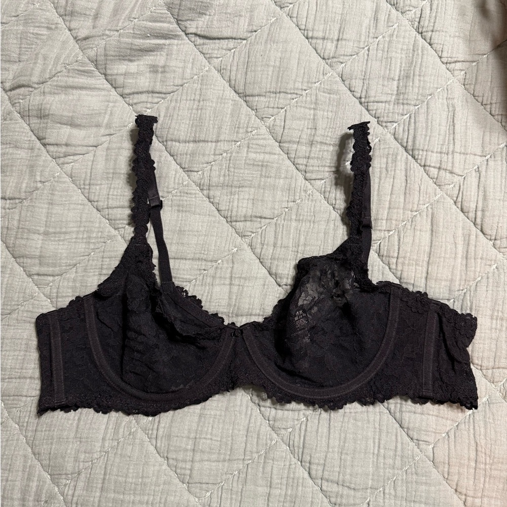 SKIMS STRETCH LACE UNDERWIRE SCOOP BRA - SIZE 40B